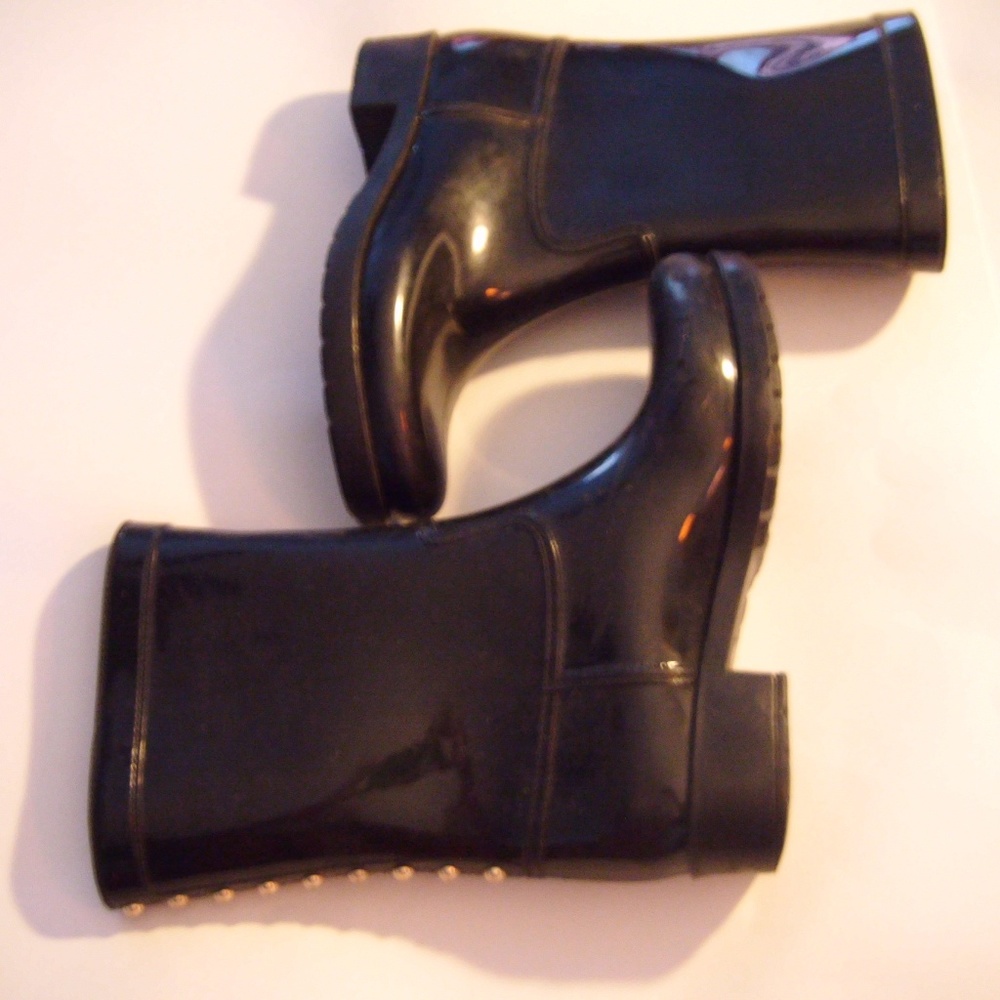 Aldo Ladies Size 6-7 Black Rain Boots With Heels